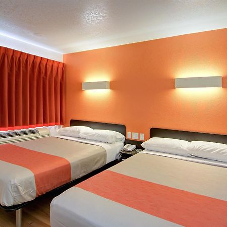 Motel 6 Old Town Scottsdale Fashion Square Extérieur photo