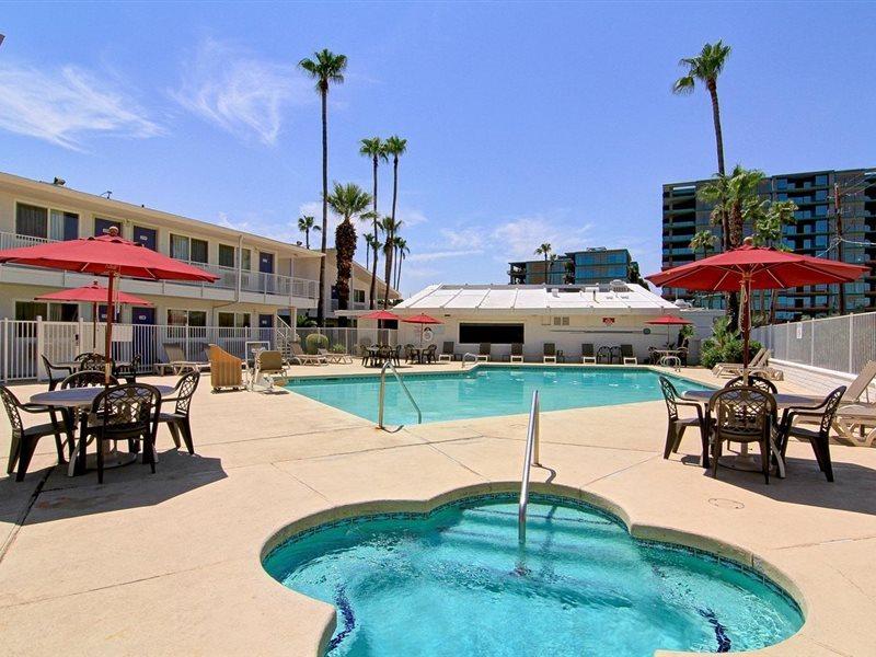 Motel 6 Old Town Scottsdale Fashion Square Extérieur photo