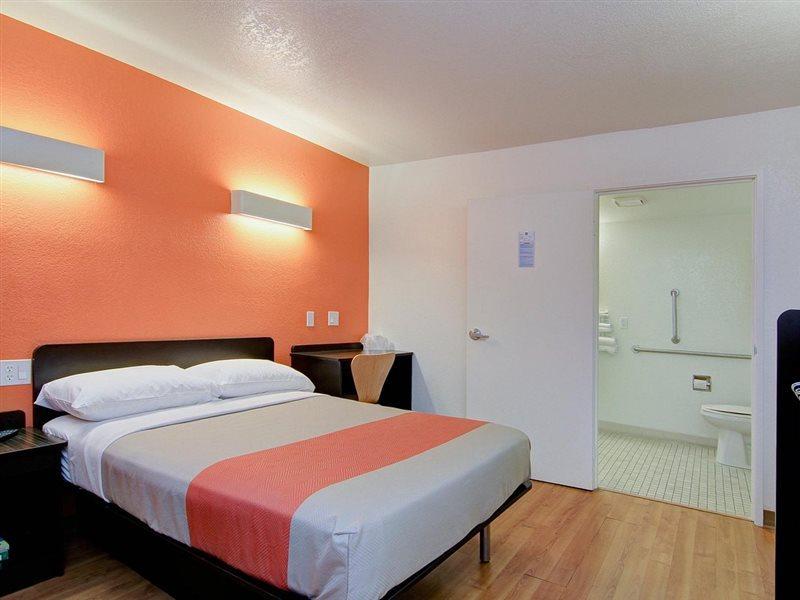 Motel 6 Old Town Scottsdale Fashion Square Extérieur photo