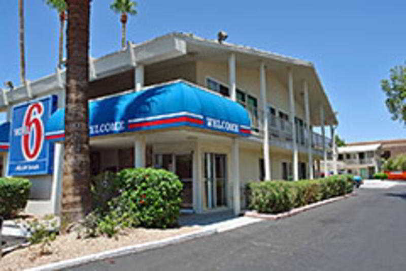 Motel 6 Old Town Scottsdale Fashion Square Extérieur photo