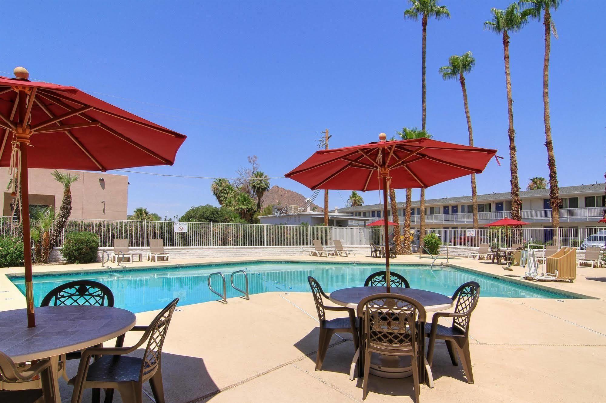 Motel 6 Old Town Scottsdale Fashion Square Extérieur photo