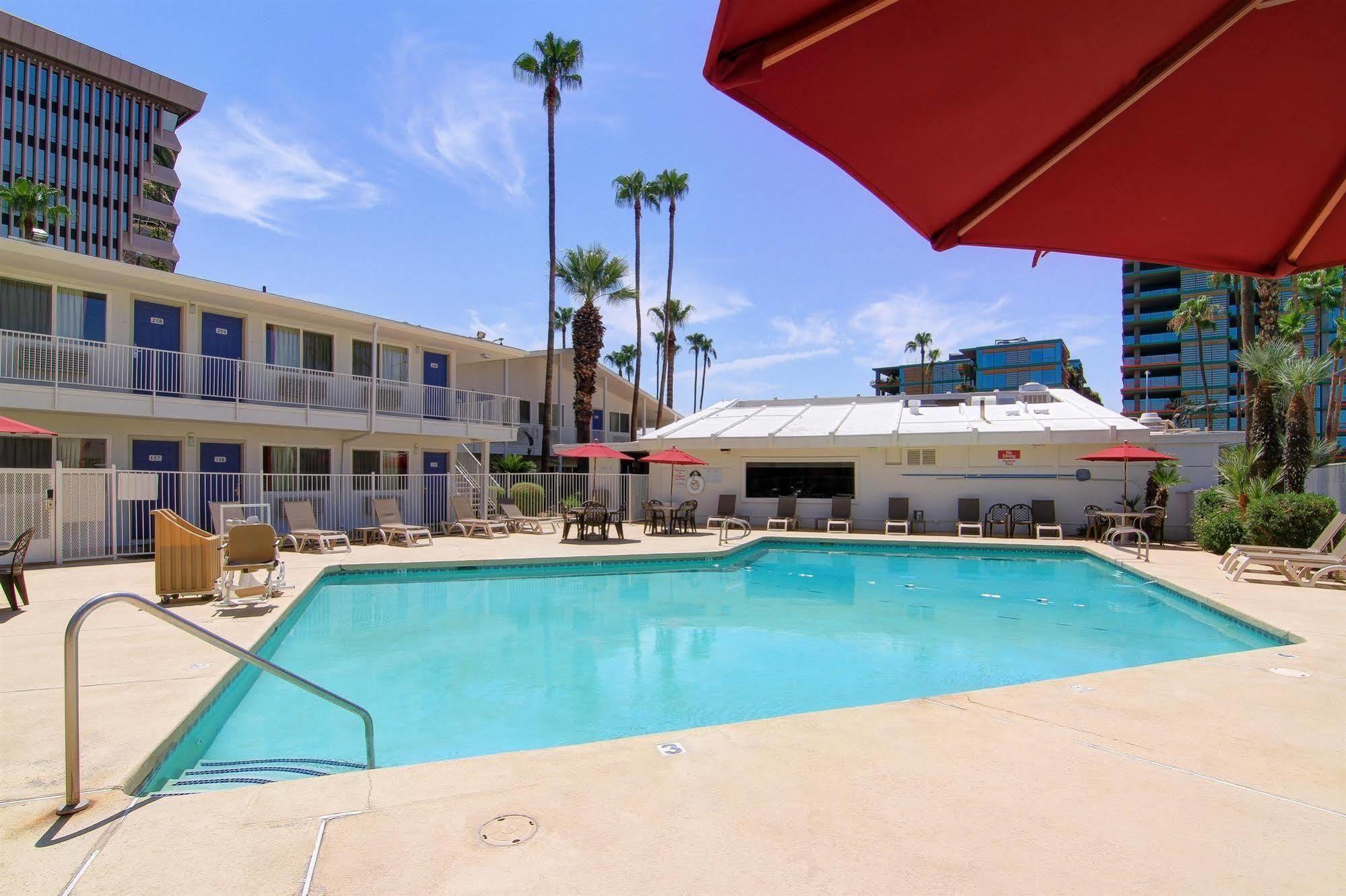 Motel 6 Old Town Scottsdale Fashion Square Extérieur photo