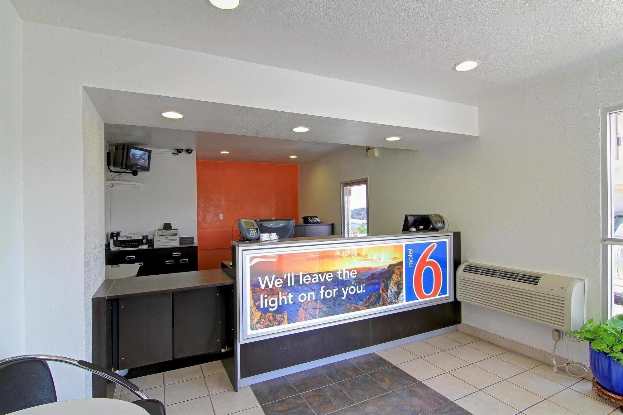 Motel 6 Old Town Scottsdale Fashion Square Extérieur photo