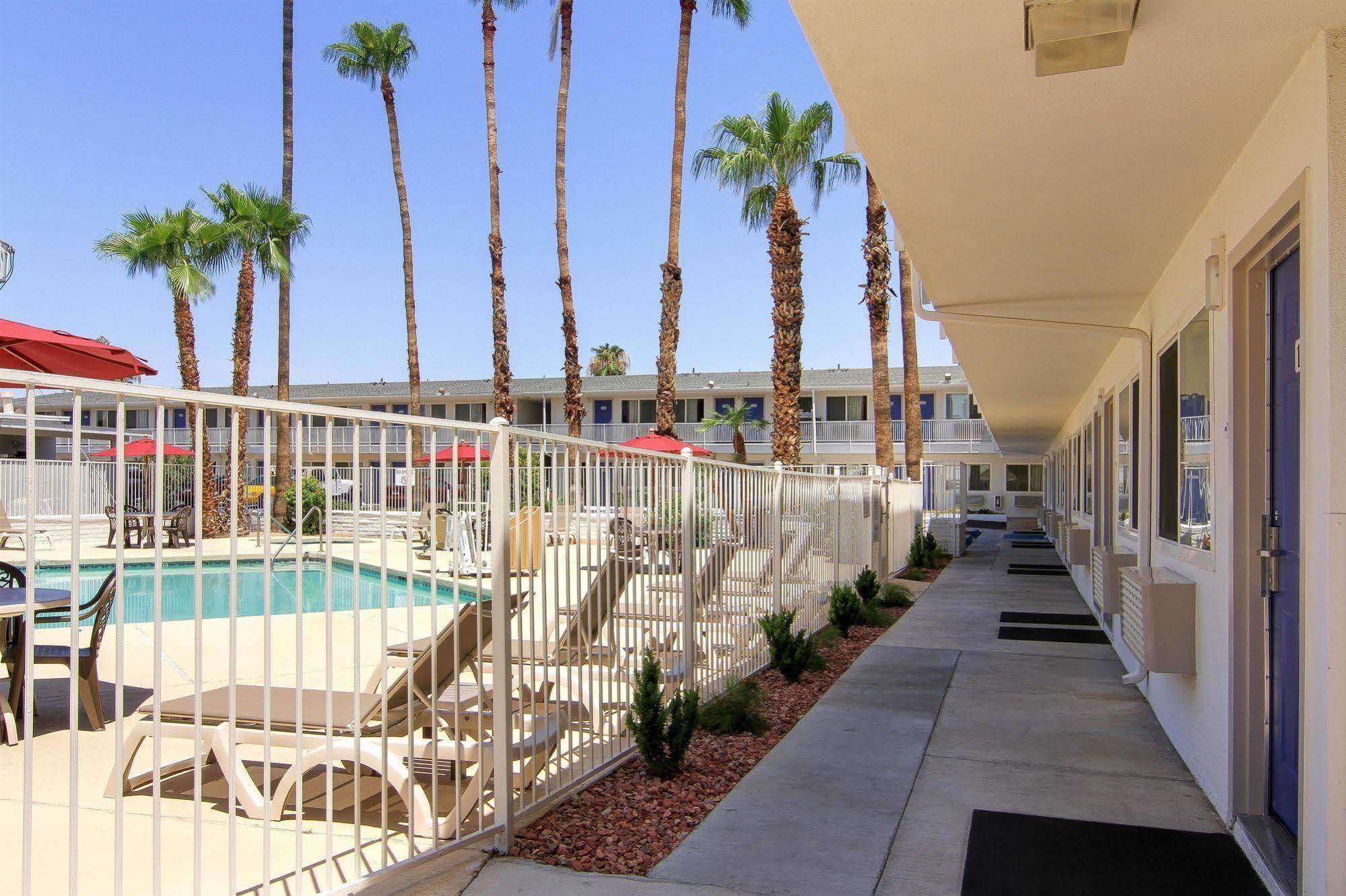 Motel 6 Old Town Scottsdale Fashion Square Extérieur photo