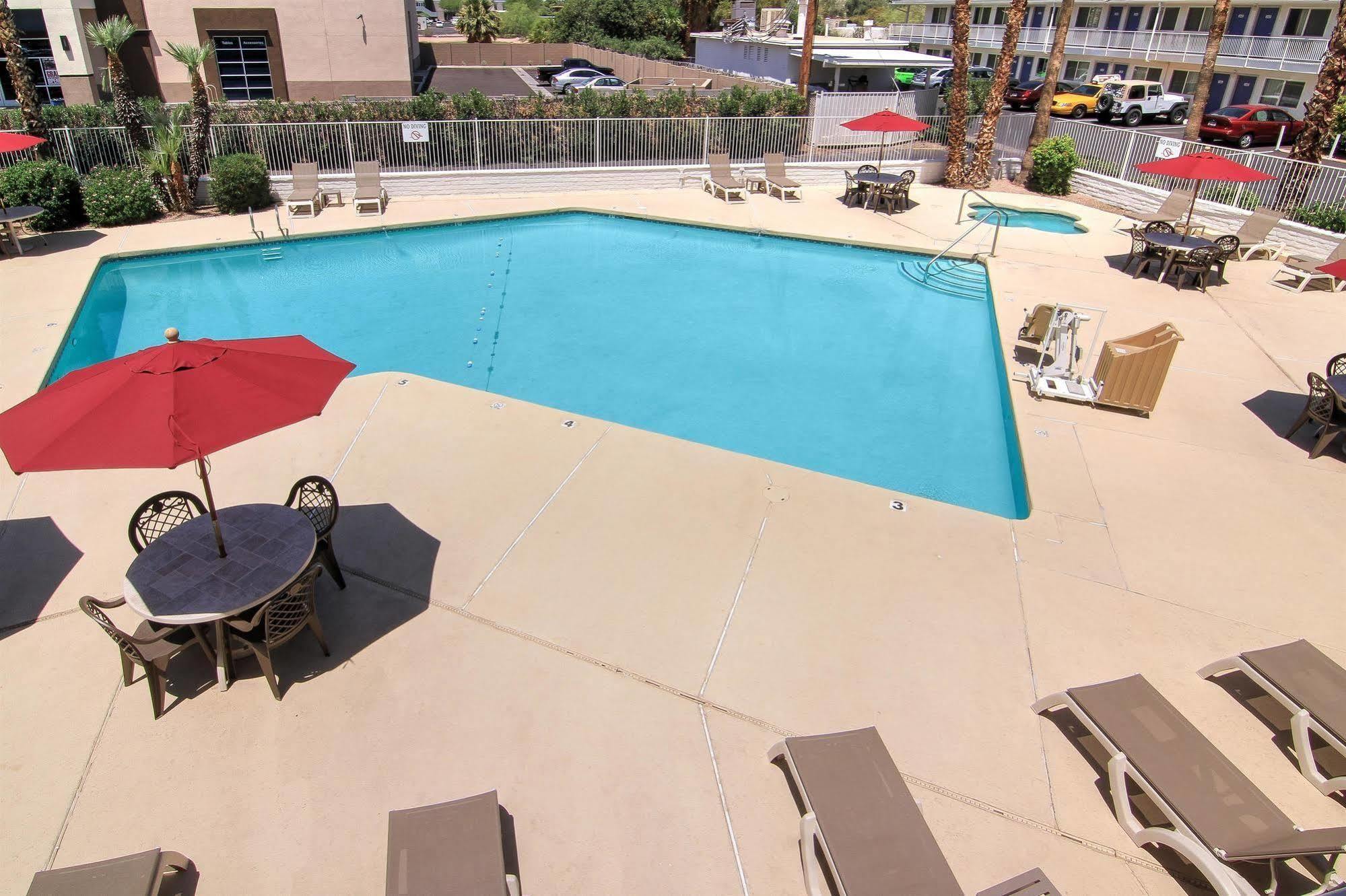 Motel 6 Old Town Scottsdale Fashion Square Extérieur photo