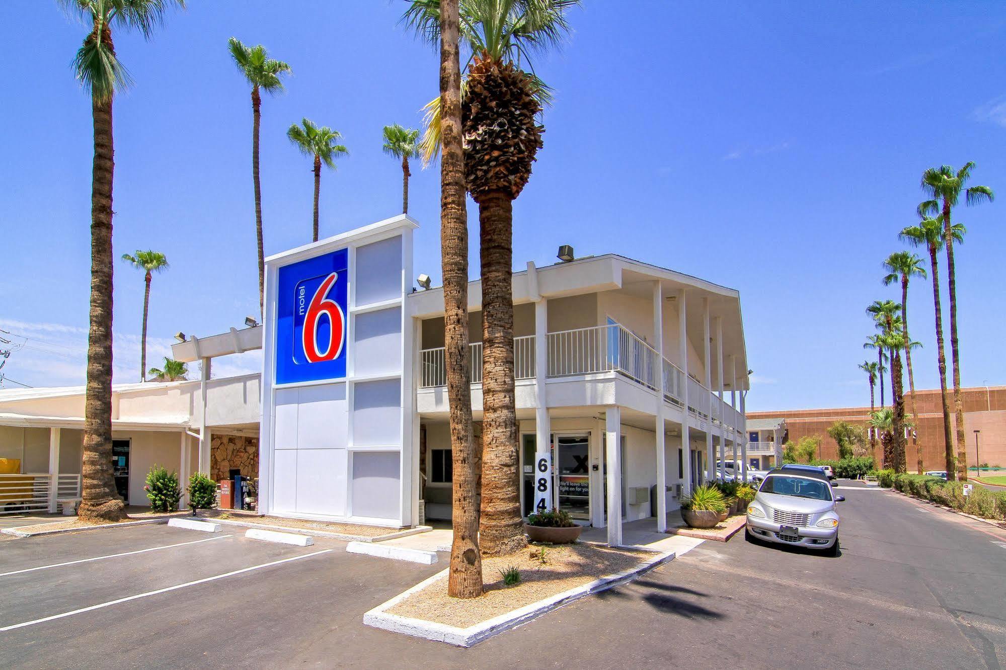 Motel 6 Old Town Scottsdale Fashion Square Extérieur photo